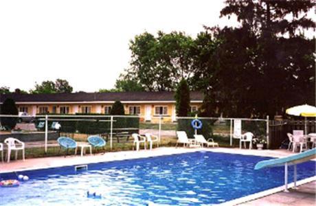 Gateway Motel Gananoque Bagian luar foto