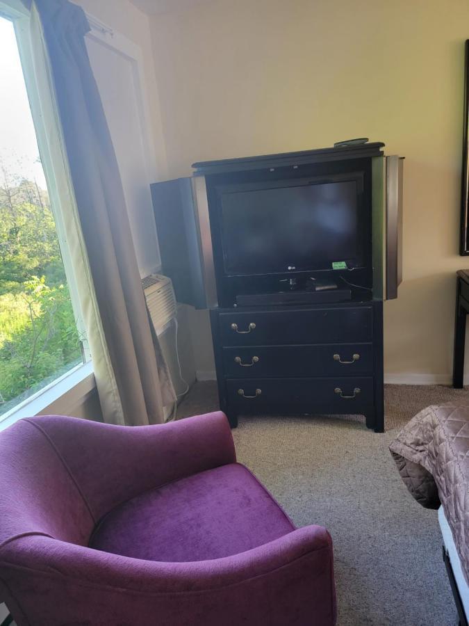 Gateway Motel Gananoque Bagian luar foto