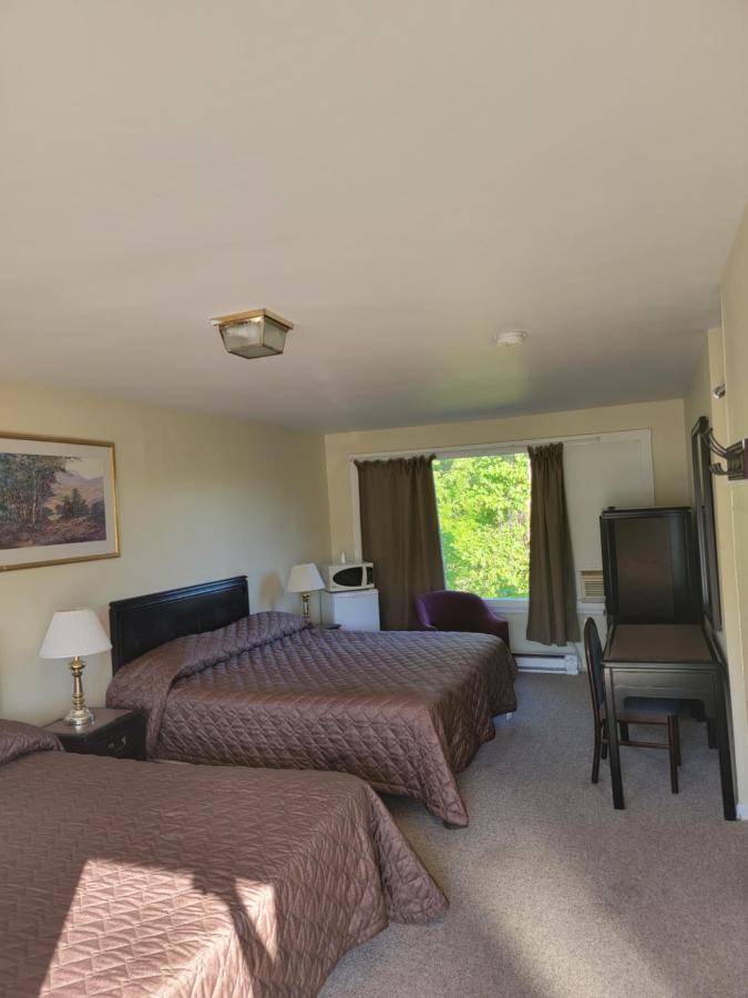 Gateway Motel Gananoque Bagian luar foto