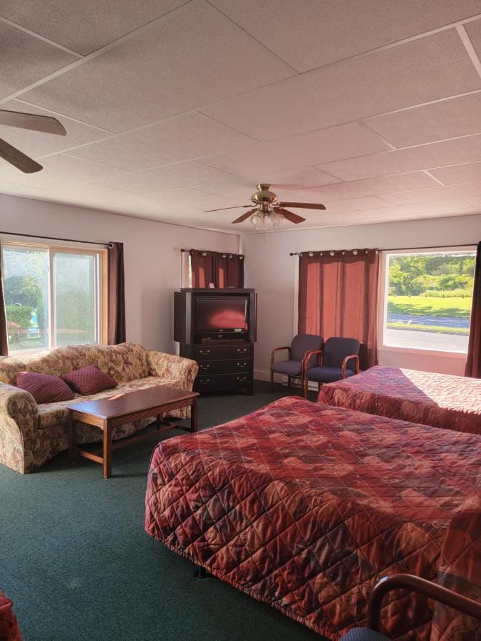 Gateway Motel Gananoque Bagian luar foto