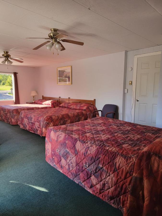 Gateway Motel Gananoque Bagian luar foto