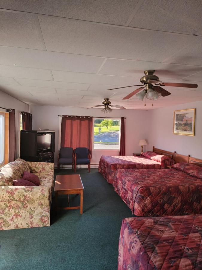 Gateway Motel Gananoque Bagian luar foto
