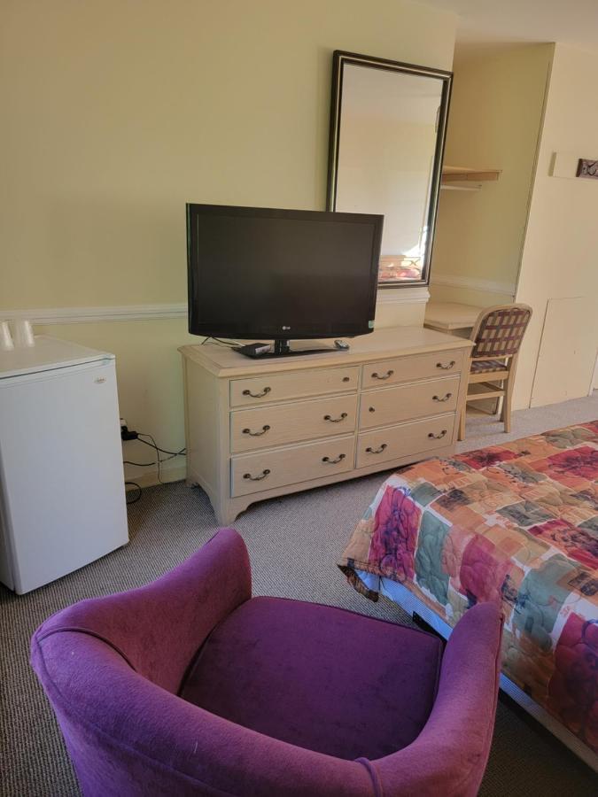 Gateway Motel Gananoque Bagian luar foto
