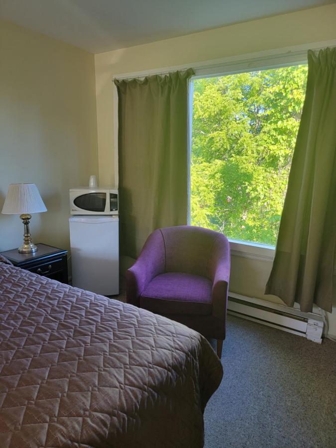 Gateway Motel Gananoque Bagian luar foto