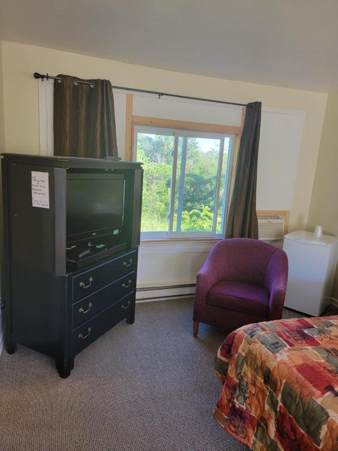 Gateway Motel Gananoque Bagian luar foto