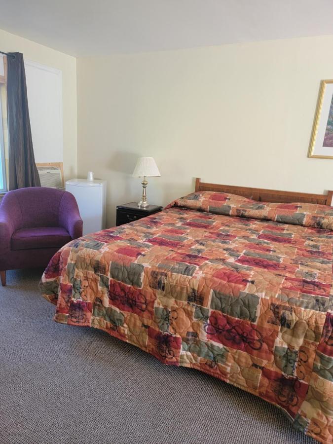 Gateway Motel Gananoque Bagian luar foto